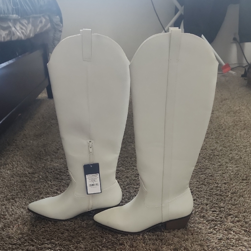 Universal Thread White Women's Cowboy Boots